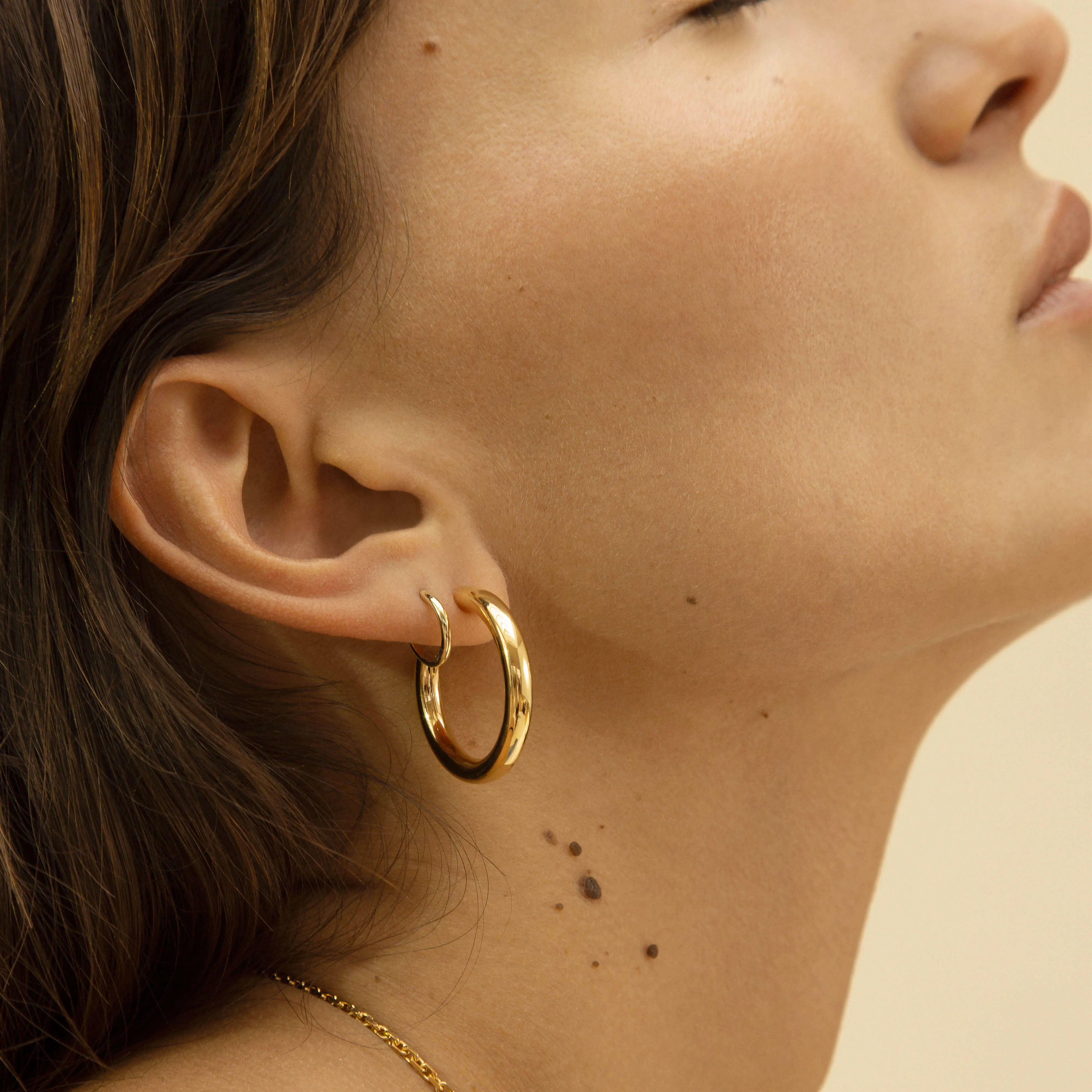 Essential Huggie Hoops