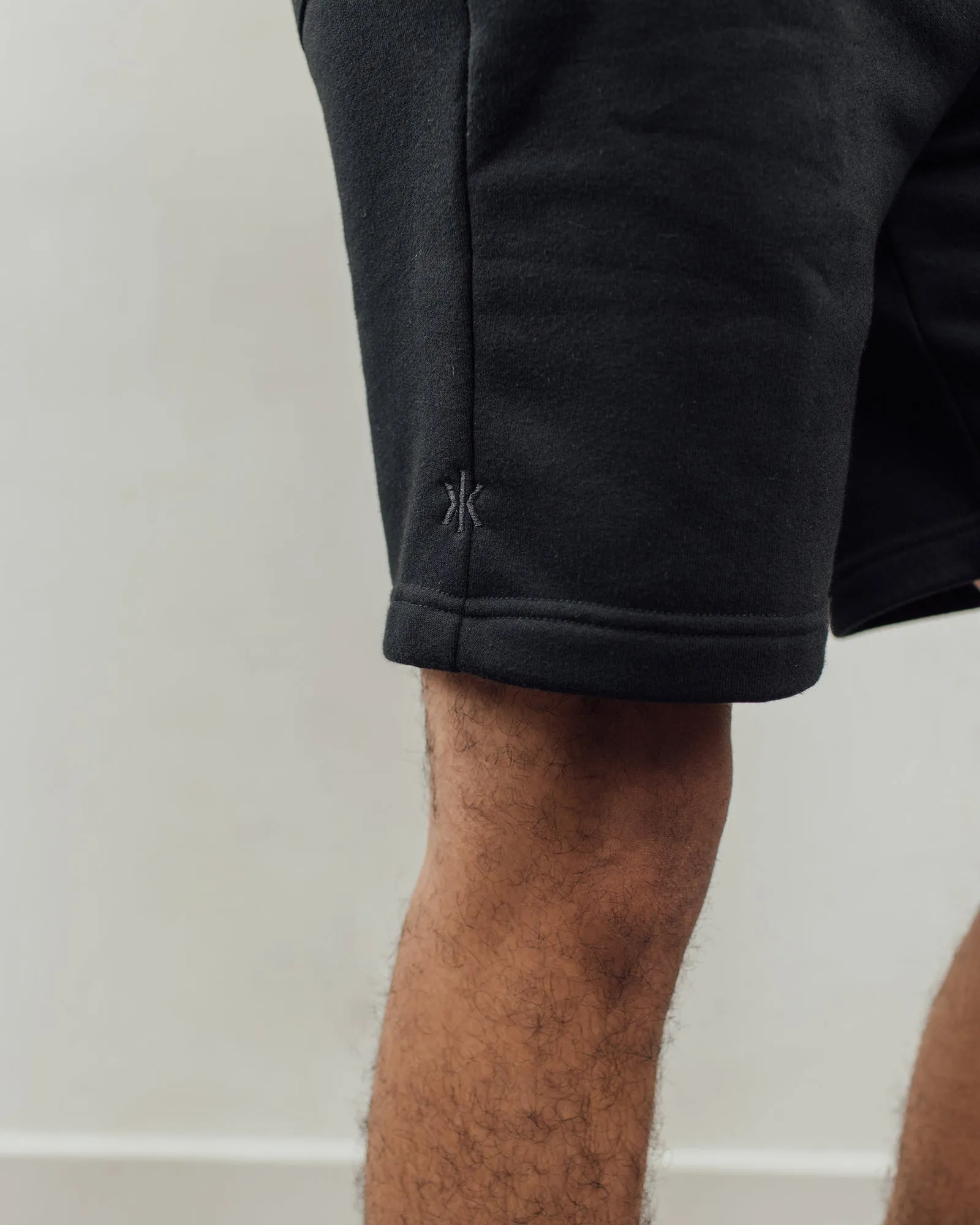 ESSENTIAL SHORT