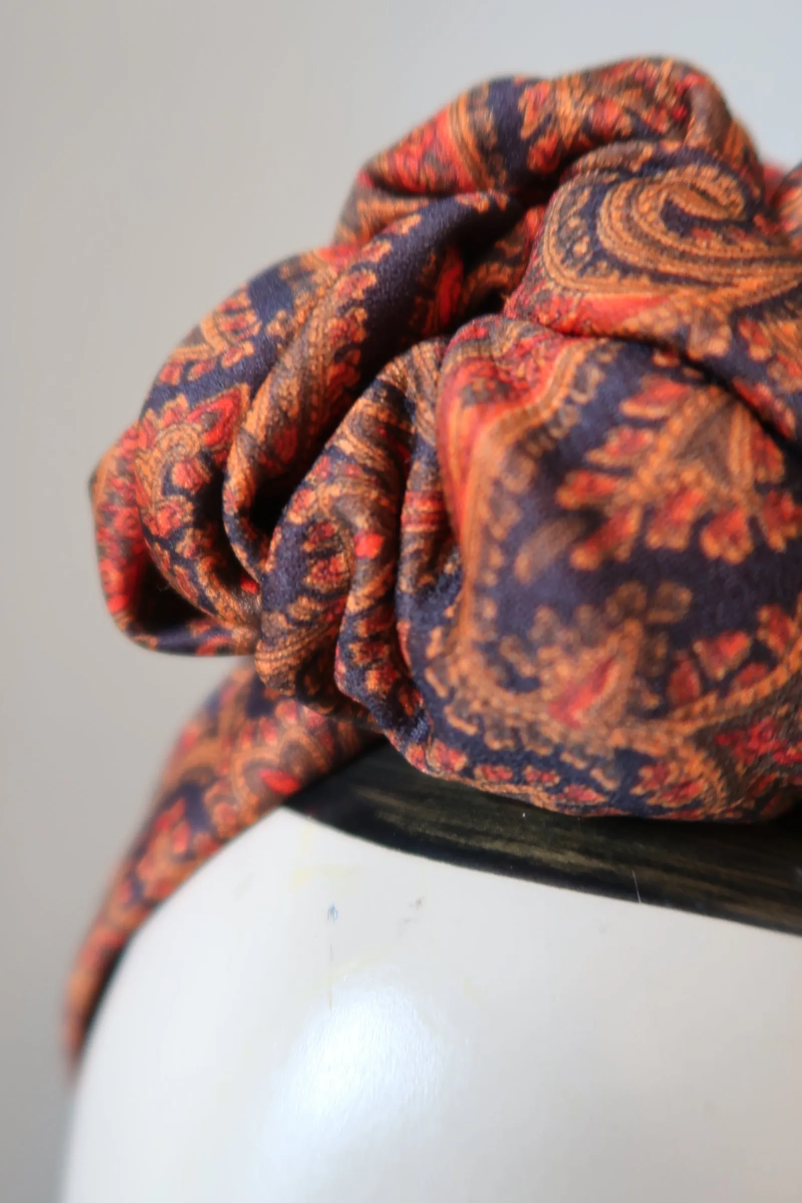 SMALL KNOT Vintage Style Pre-tied Headband in Orange Paisley🎃